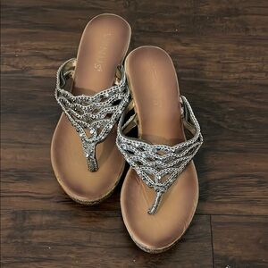 VENUS Silver Heeled Sandals with Metallic Chain-Link Design